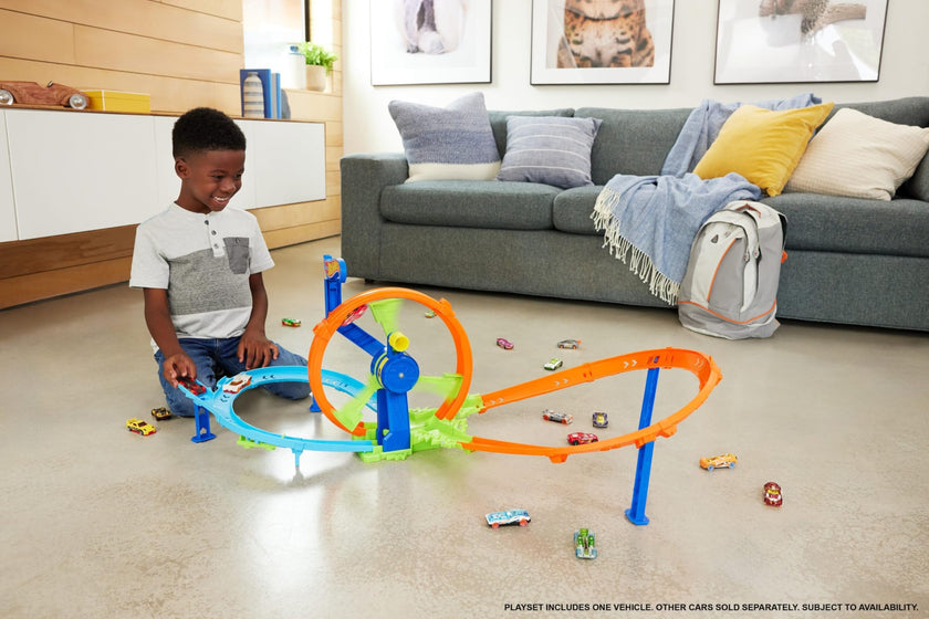 Hot Wheels Toy Car Track Set, Launch and Loop Playset & 1:64 Scale Die-Cast Vehicle, Crash Area on Figure 8 Track with Loop-Kicker Booster 🍁 All In One Marketplace Canada