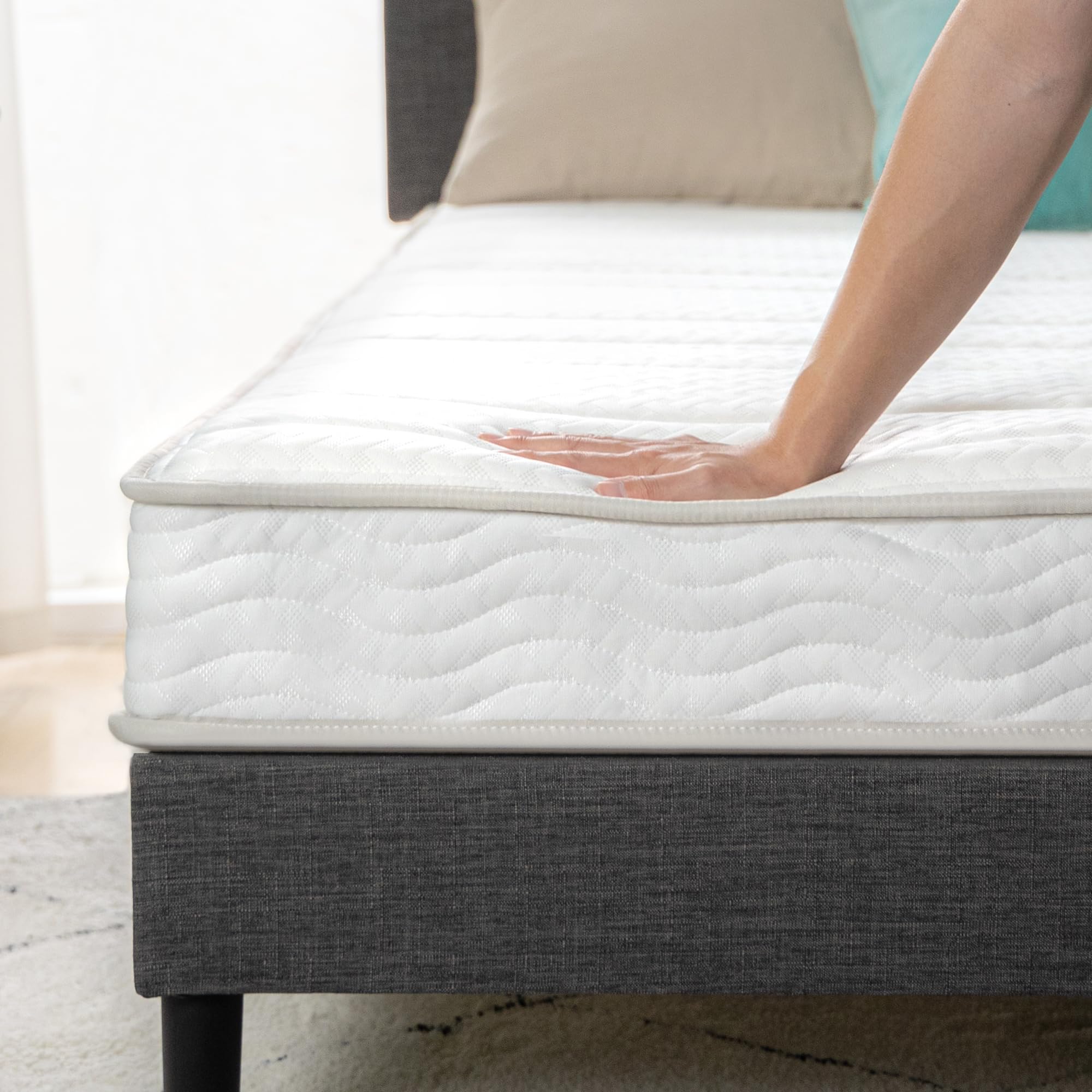 Zinus 6 Inch Foam and Spring Hybrid Mattress [New Version], Twin XL, Fiberglass Free, Medium Firmness, Durable Support, Certified Safe Foams & Fabric, Mattress in A Box 🍁 All In One Marketplace Canada