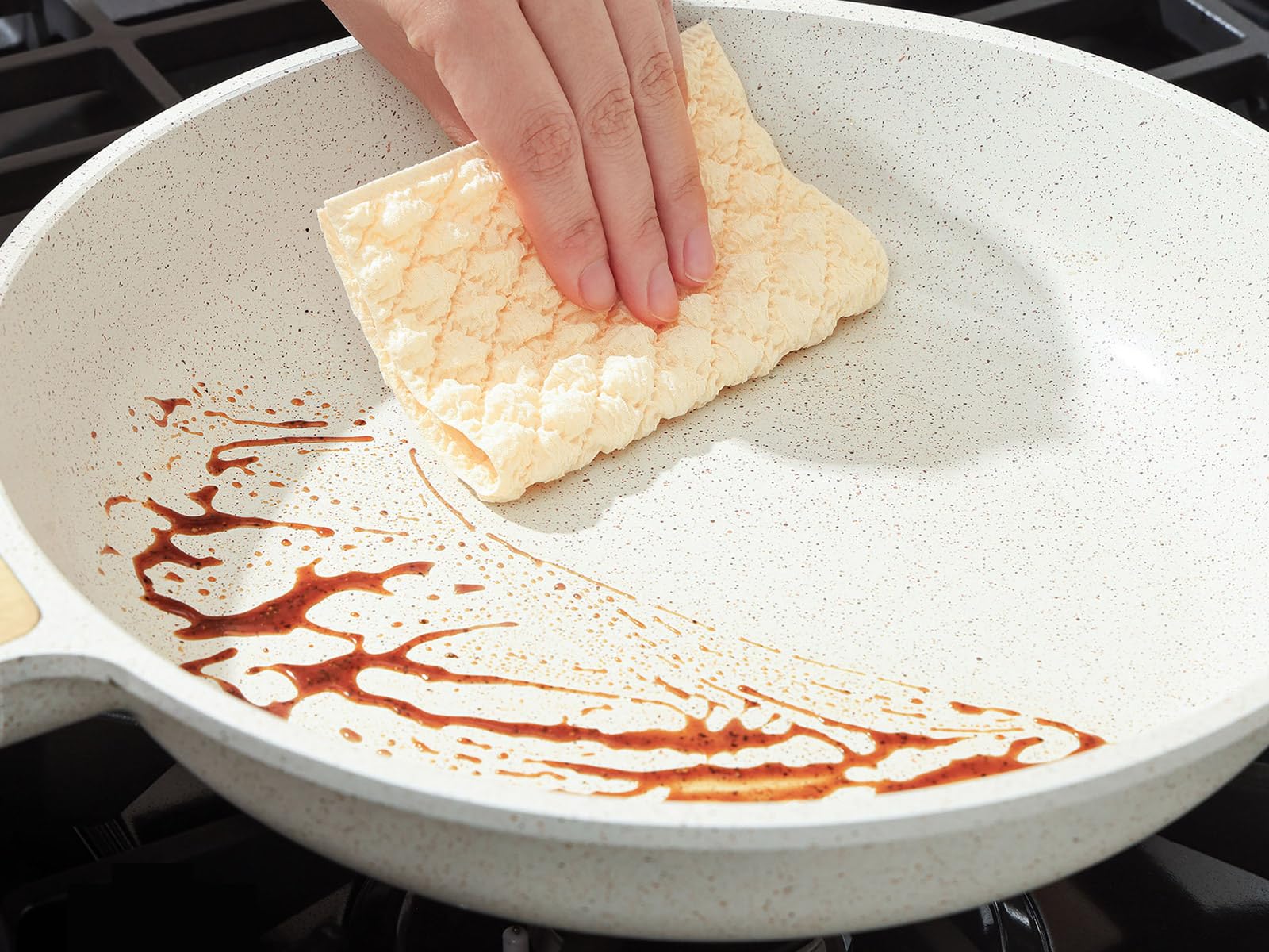 SENSARTE Nonstick Ceramic Frying Pan Skillet, 9.5 Inch Omelet Pan, Healthy Non Toxic Chef Pan, Induction Compatible Egg Pan with Heat Resistant Handle, PFAS-Free 🍁 All In One Marketplace Canada