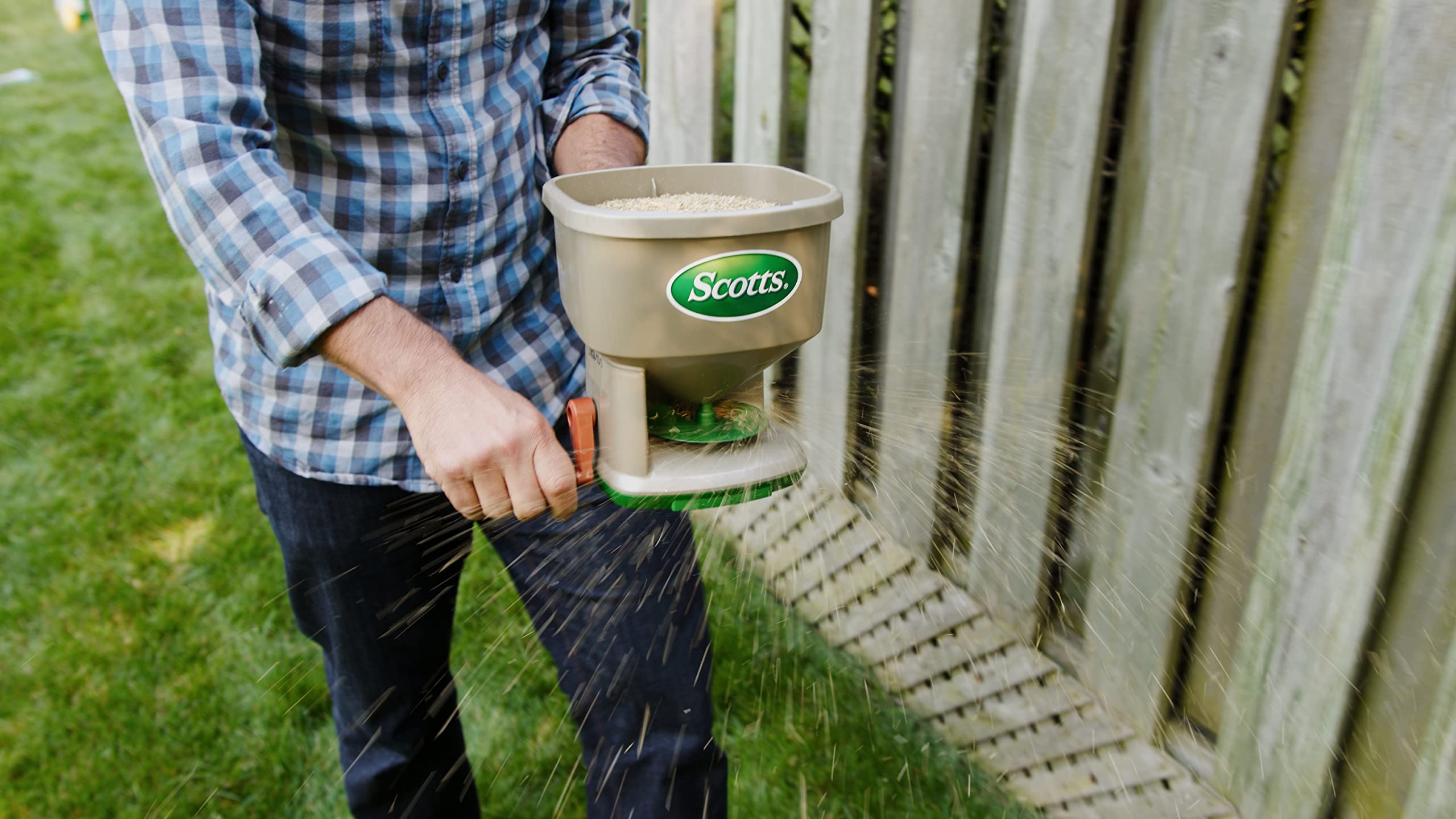 Scotts Whirl Hand Held Spreader - Great for Small Areas - Spreads Grass Seed, Fertilizer, Ice melt - Portable & Easy to Use 🍁 All In One Marketplace Canada