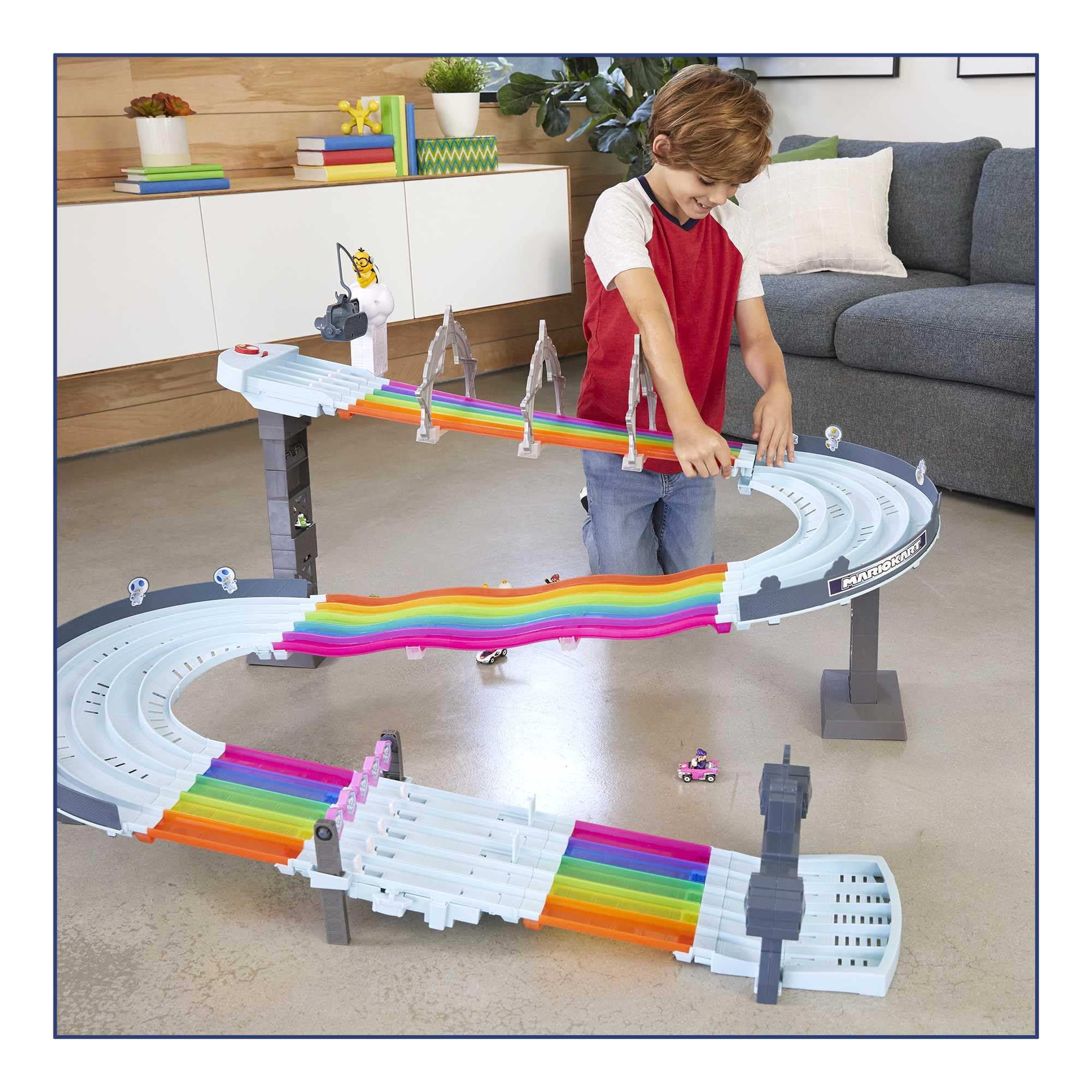 Hot Wheels Mario Kart Rainbow Road Raceway 8-Foot Track Set with Lights & Sounds & 2 1:64 Scale Vehicles, Race with 5-Track Colorful Course with 2 Configurations, Toy for Kids Ages 4 Years Old & Up 🍁 All In One Marketplace Canada