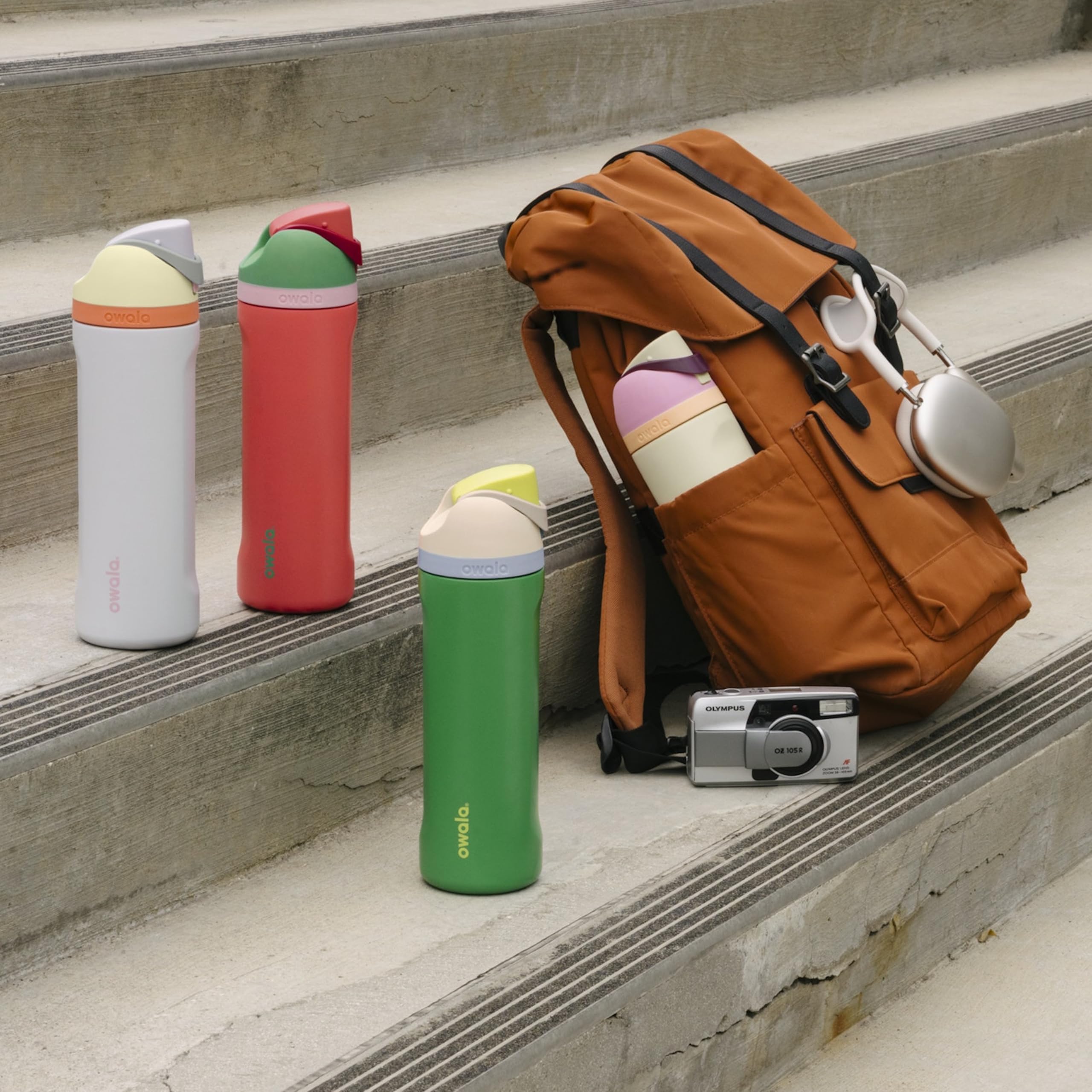 Owala FreeSip Insulated Stainless Steel Water Bottle with Straw for Sports and Travel, BPA-Free, 24oz, Dreamy Field 🍁 All In One Marketplace Canada