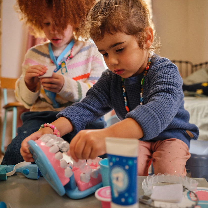 Melissa & Doug Super Smile Dentist Kit with Pretend Play Set of Teeth and Dental Accessories (25 Toy Pieces) Pretend Dentist Play Set, for Kids Ages 3+ 🍁 All In One Marketplace Canada