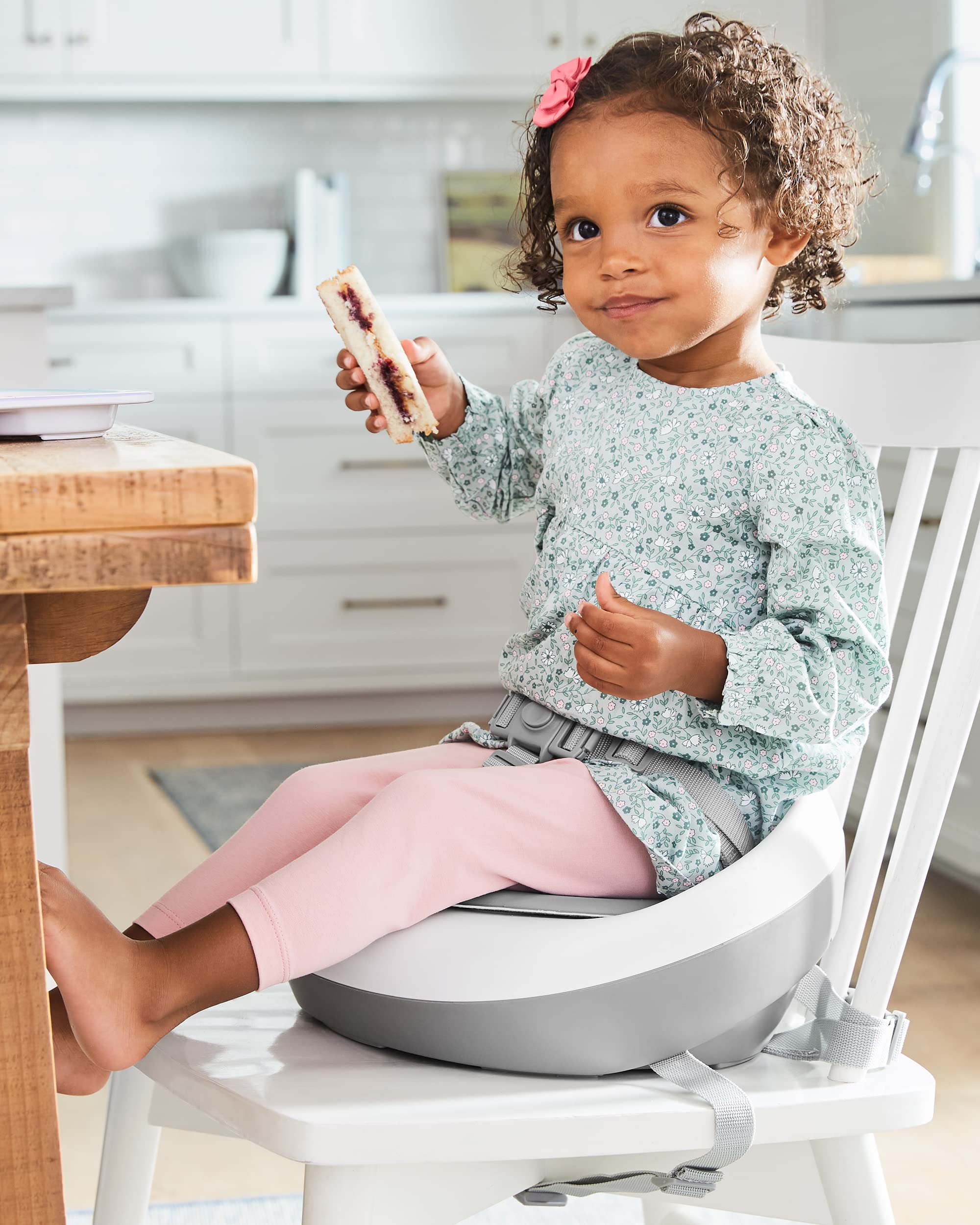 Skip Hop Booster Seat for Dining Table, Sleek Seat Booster, Grey/White 🍁 All In One Marketplace Canada