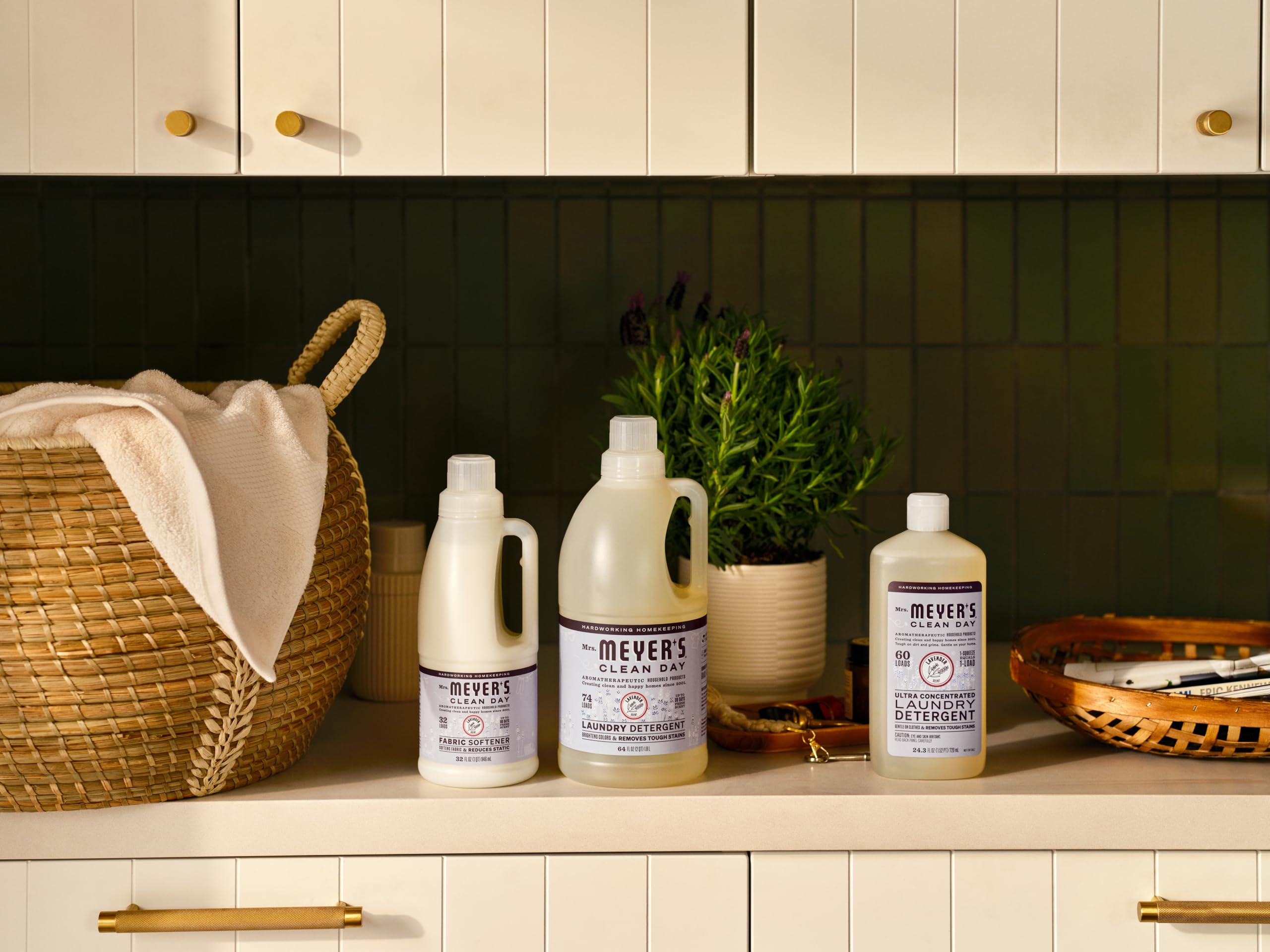Mrs. Meyer's Clean Day Laundry Detergent, Lavender Scent, 1.8L (Packaging May Vary) 🍁 All In One Marketplace Canada
