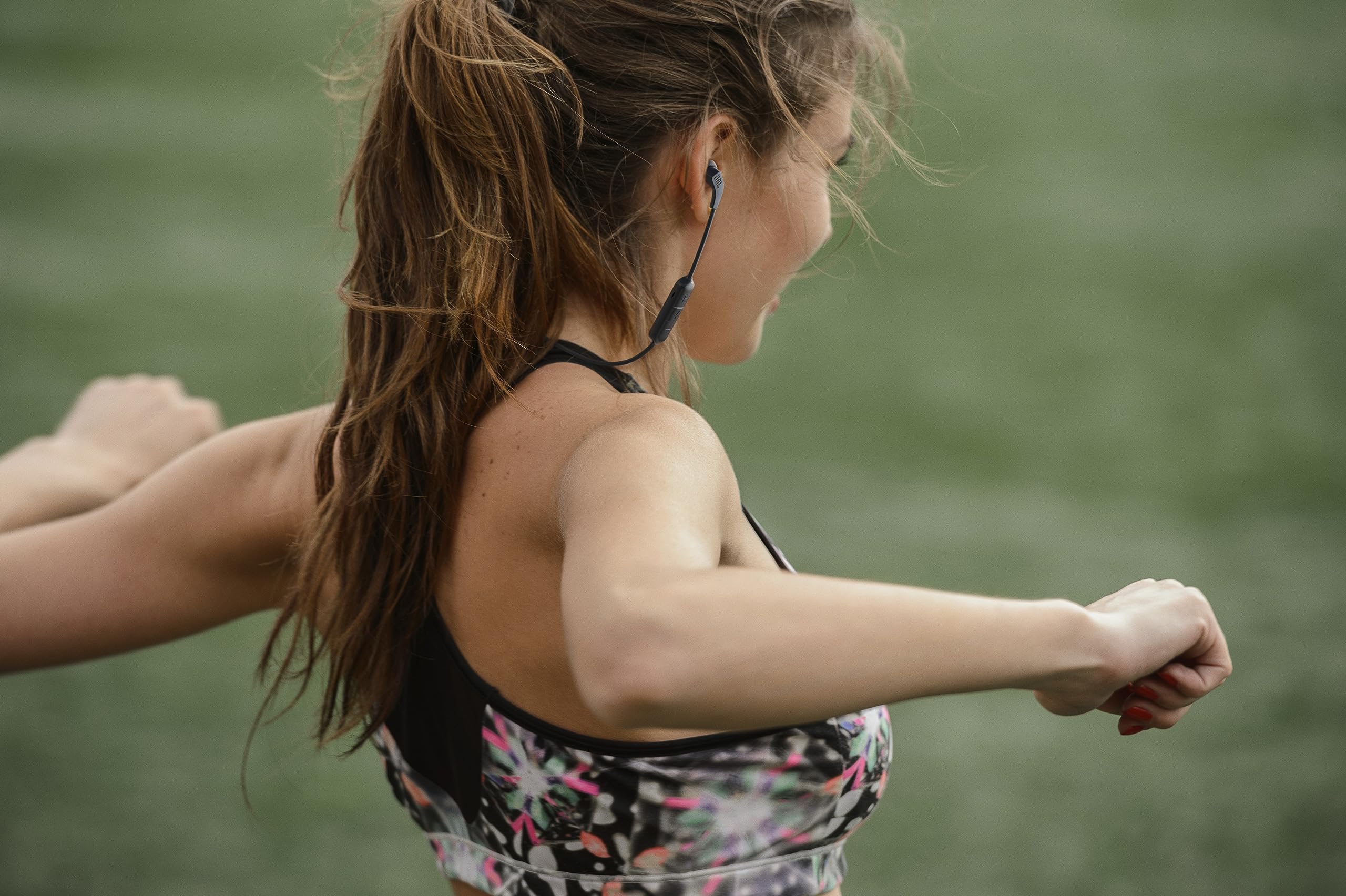 JBL Endurance Run 2 Wireless - Waterproof in-Ear Sport Bluetooth Headphones - Black 🍁 All In One Marketplace Canada