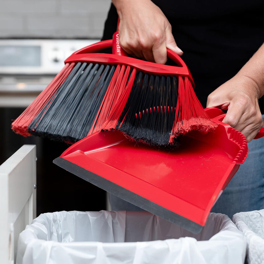 Vileda One Sweep Broom with Step-On Dustpan | Catches Over 99% of Dust & Dirt | Indoor Broom 🍁 All In One Marketplace Canada