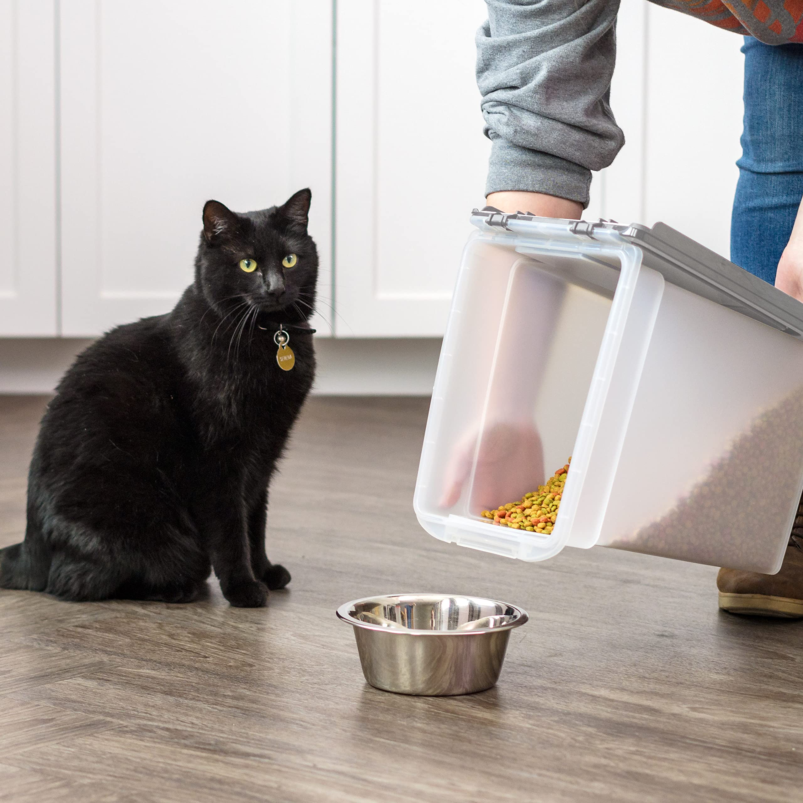 IRIS USA Dog Food Storage Container, Up to 10 lbs, Clear/Gray, Made in USA 🍁 All In One Marketplace Canada