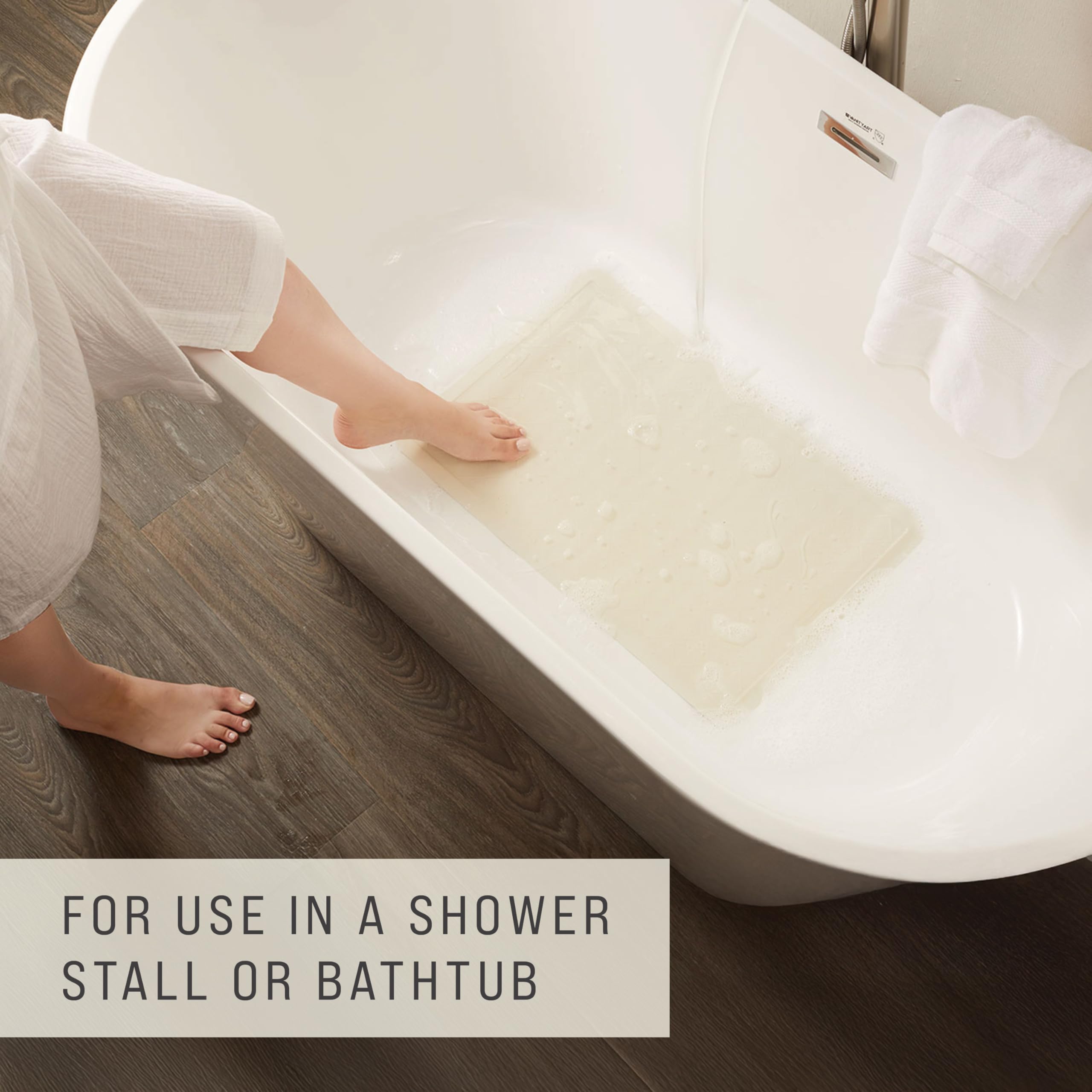 Rubbermaid Commercial Products Bath Tub and Shower Mat | Medium - 14 x 24 in. | White | Machine Washable | Safti-Grip Non-Slip Bathroom Mat with Suction Cups for Home/Hotel/Shower/Bathtub 🍁 All In One Marketplace Canada