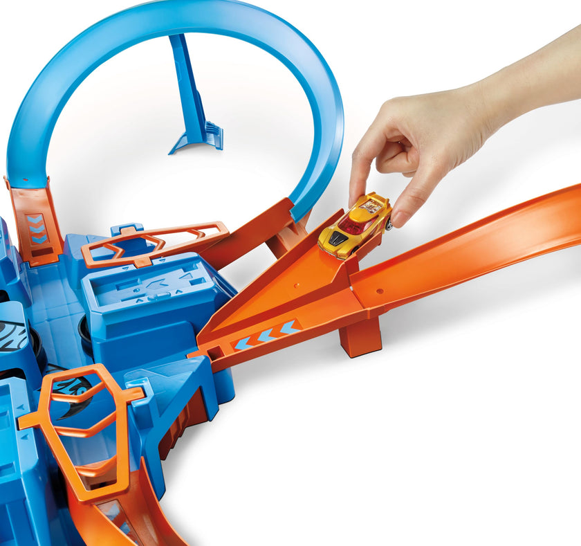 Hot Wheels Track Set with 1:64 Scale Toy Car, 4 Intersections for Crashing, Powered by a Motorized Booster, Criss-Cross Crash Track 🍁 All In One Marketplace Canada