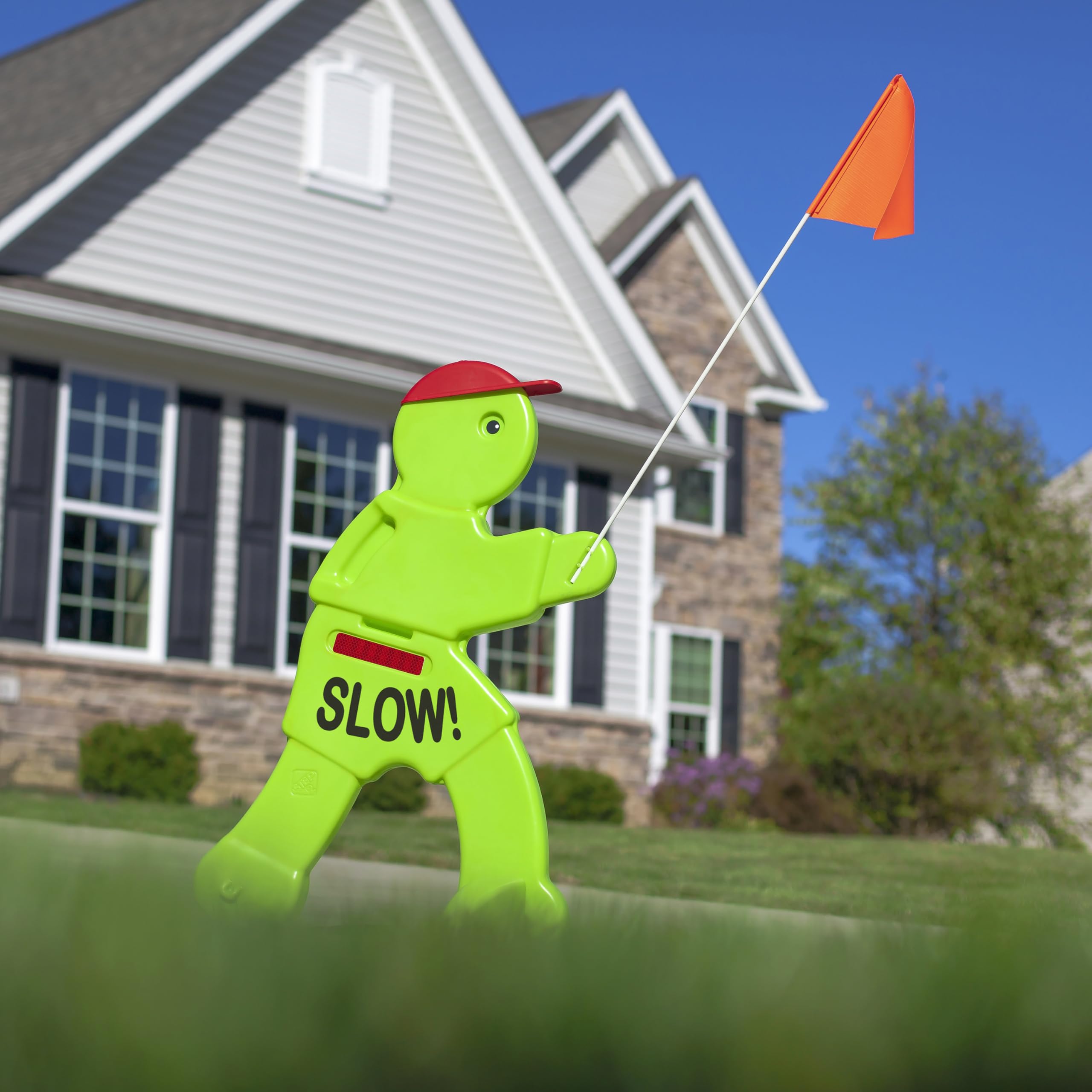 Step2 Kid Alert Street Safety Sign, Kids at Play Signage for Neighborhood Safety, 32-Inch Tall Reflective Caution Sign with Warning Flag 🍁 All In One Marketplace Canada