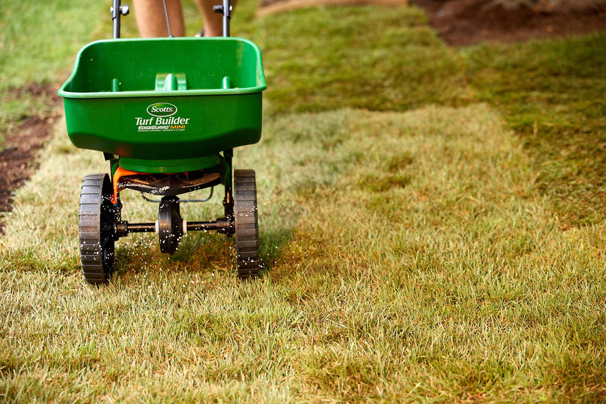 Scotts 3219 Turf Builder Starter Lawn Food for New Grass 24-25-4, 4.7kg for Coverage of 320m² 🍁 All In One Marketplace Canada