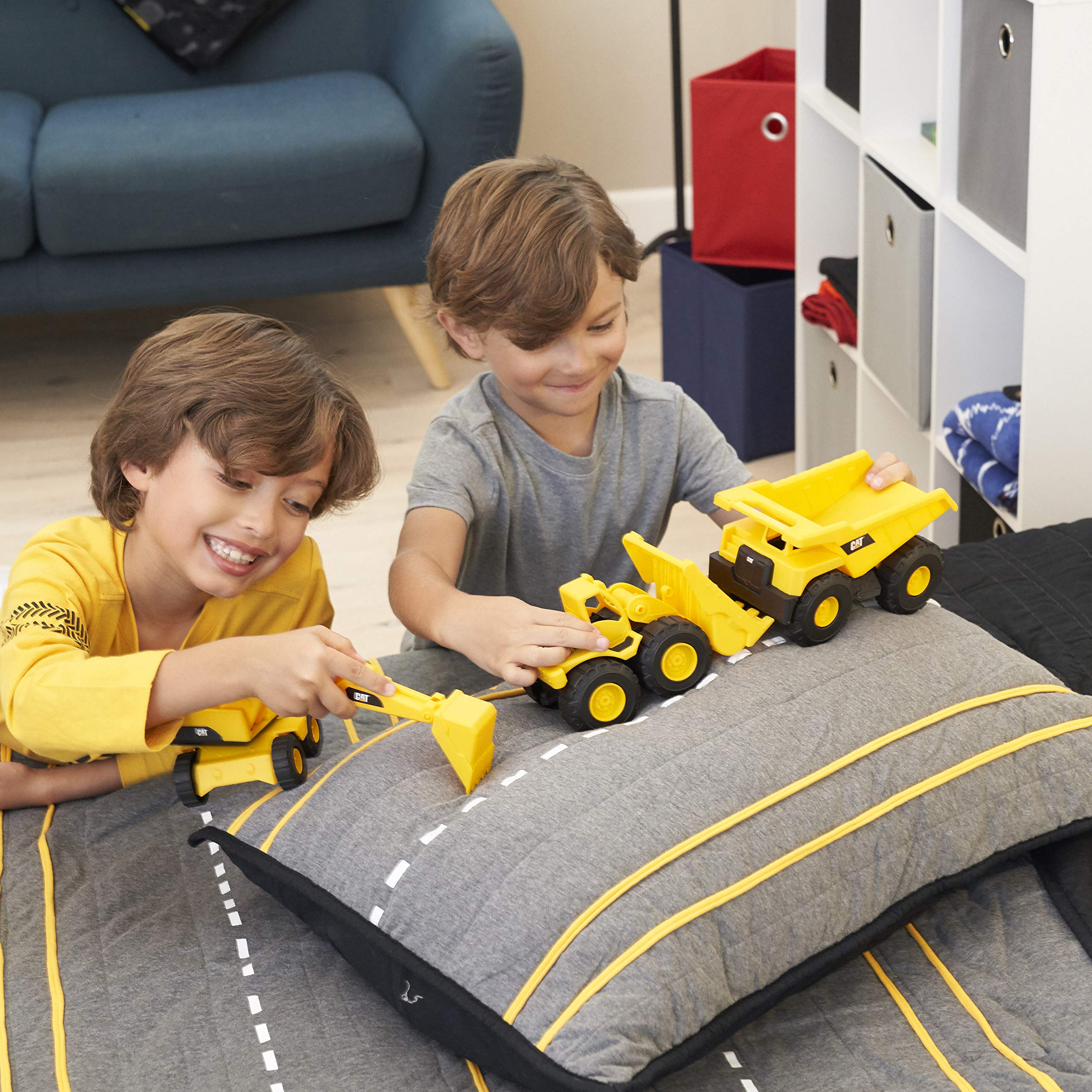 CAT Construction Toys, Mini Crew 3-Pack 7”, Push-Powered Yellow Construction Vehicle Toys, Includes Dump Truck, Wheel Loader, and Excavator for Kids and Toddlers Ages 2+ 🍁 All In One Marketplace Canada
