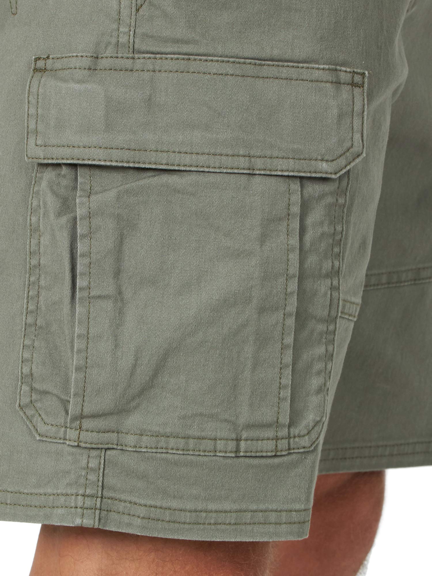 Wrangler Authentics Men's Classic Cargo Stretch Short, Dusty Olive, 32 🍁 All In One Marketplace Canada