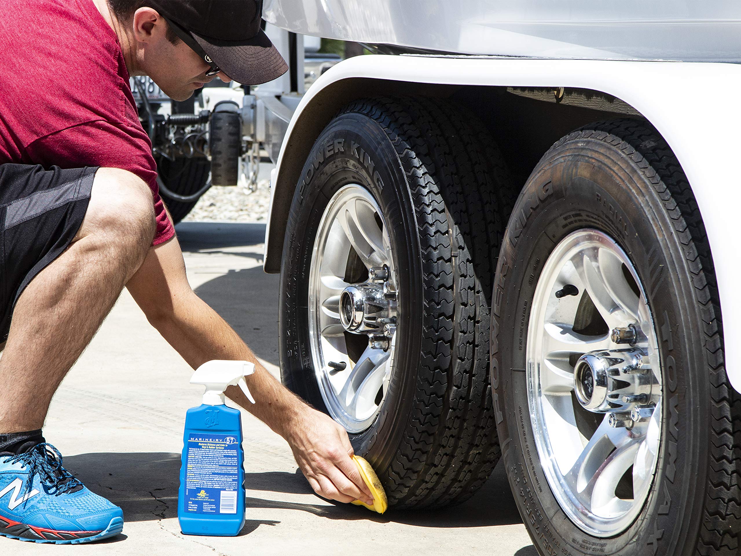 Meguiar's M5716 Marine/RV Vinyl & Rubber Cleaner & Protectant, Boat Vinyl Cleaner & Protectant, Revitalize Plastic and Rubber with an Easy-to-Use Non-Greasy Formula, 16 Oz Spray Bottle 🍁 All In One Marketplace Canada