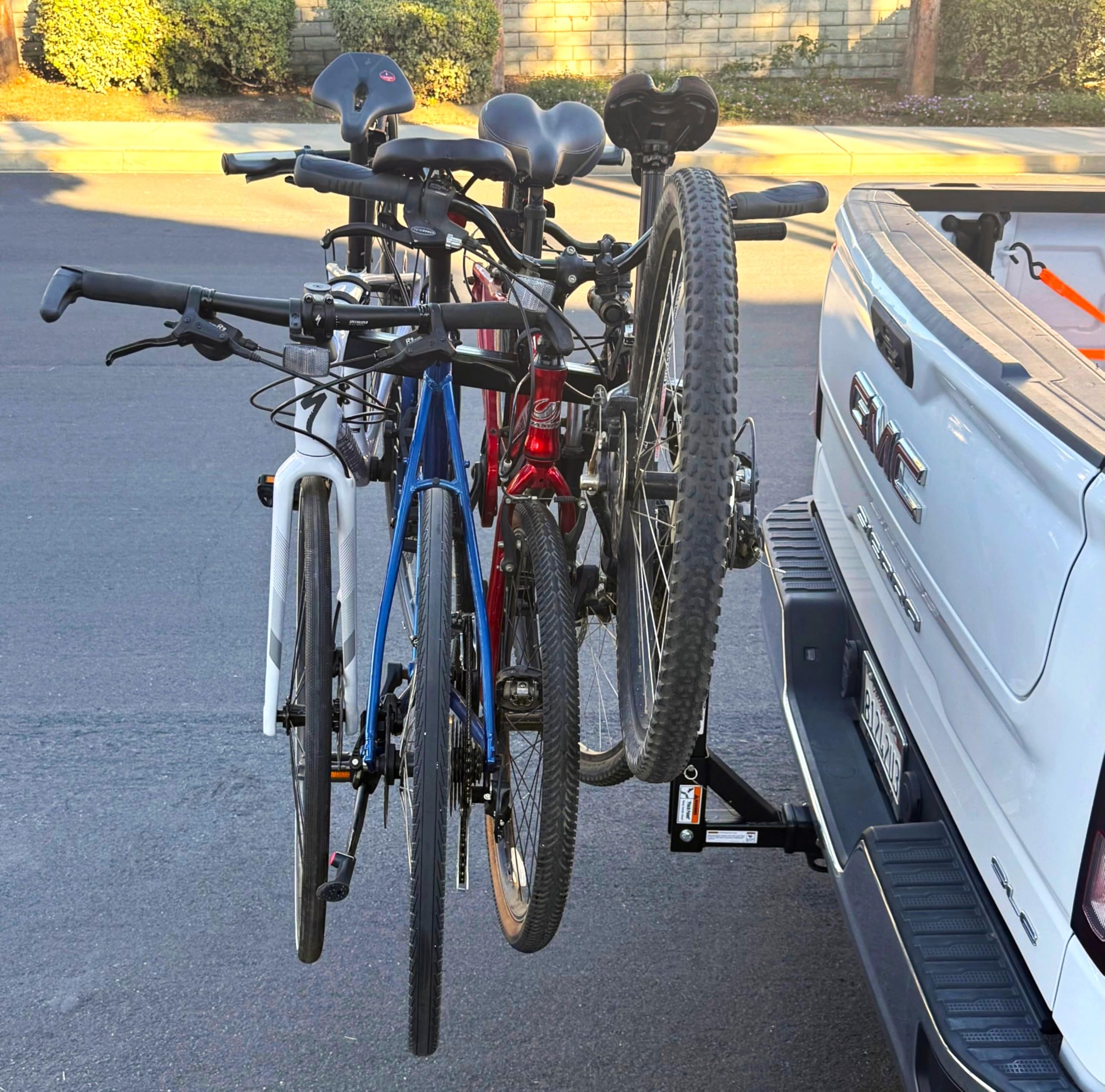 MaxxHaul (70210) 4-Bike Deluxe Hitch Mount Rack , Black 🍁 All In One Marketplace Canada