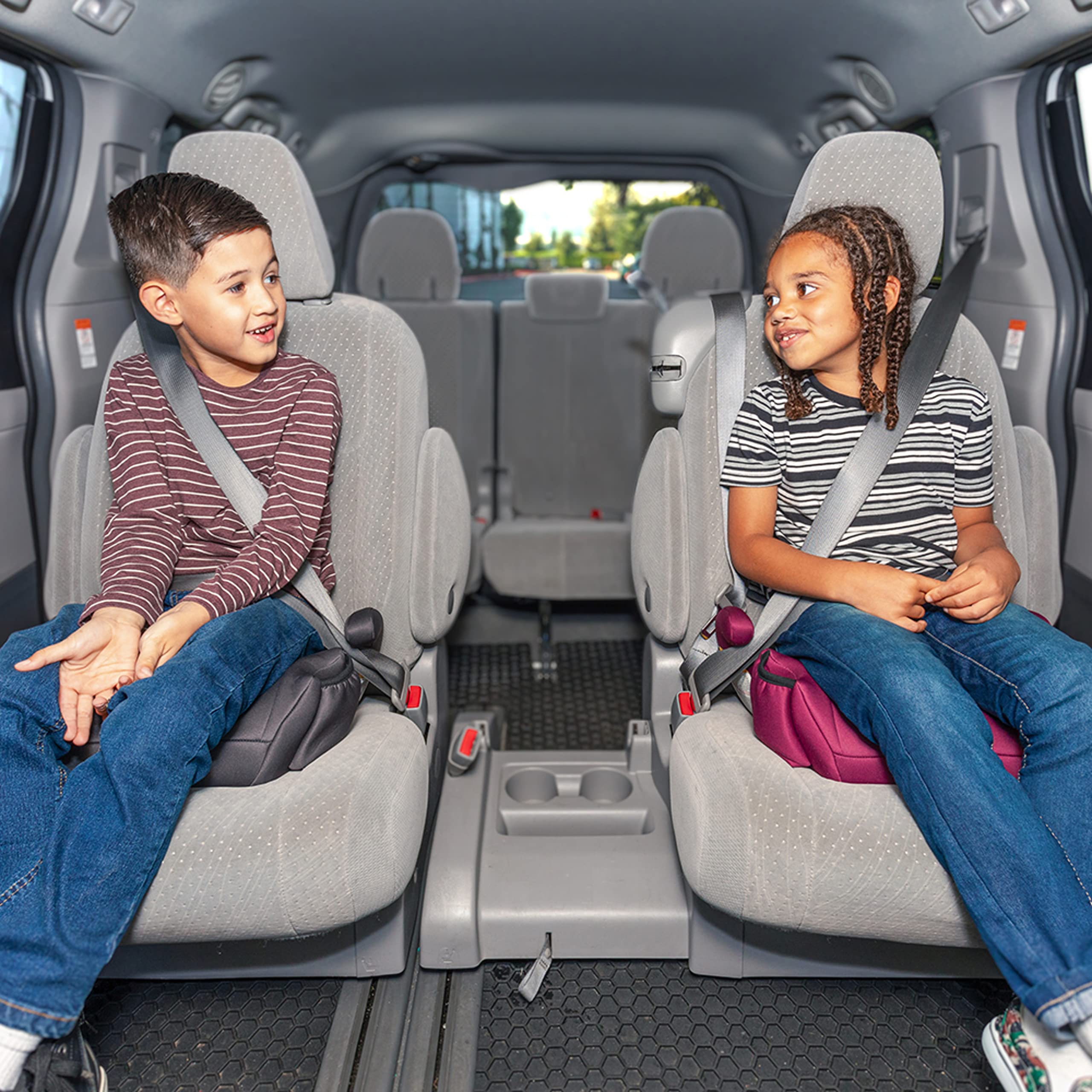 Diono Solana 2022, No Latch, Single Backless Booster Car Seat, Lightweight, Machine Washable Covers, Cup Holders, Black 🍁 All In One Marketplace Canada