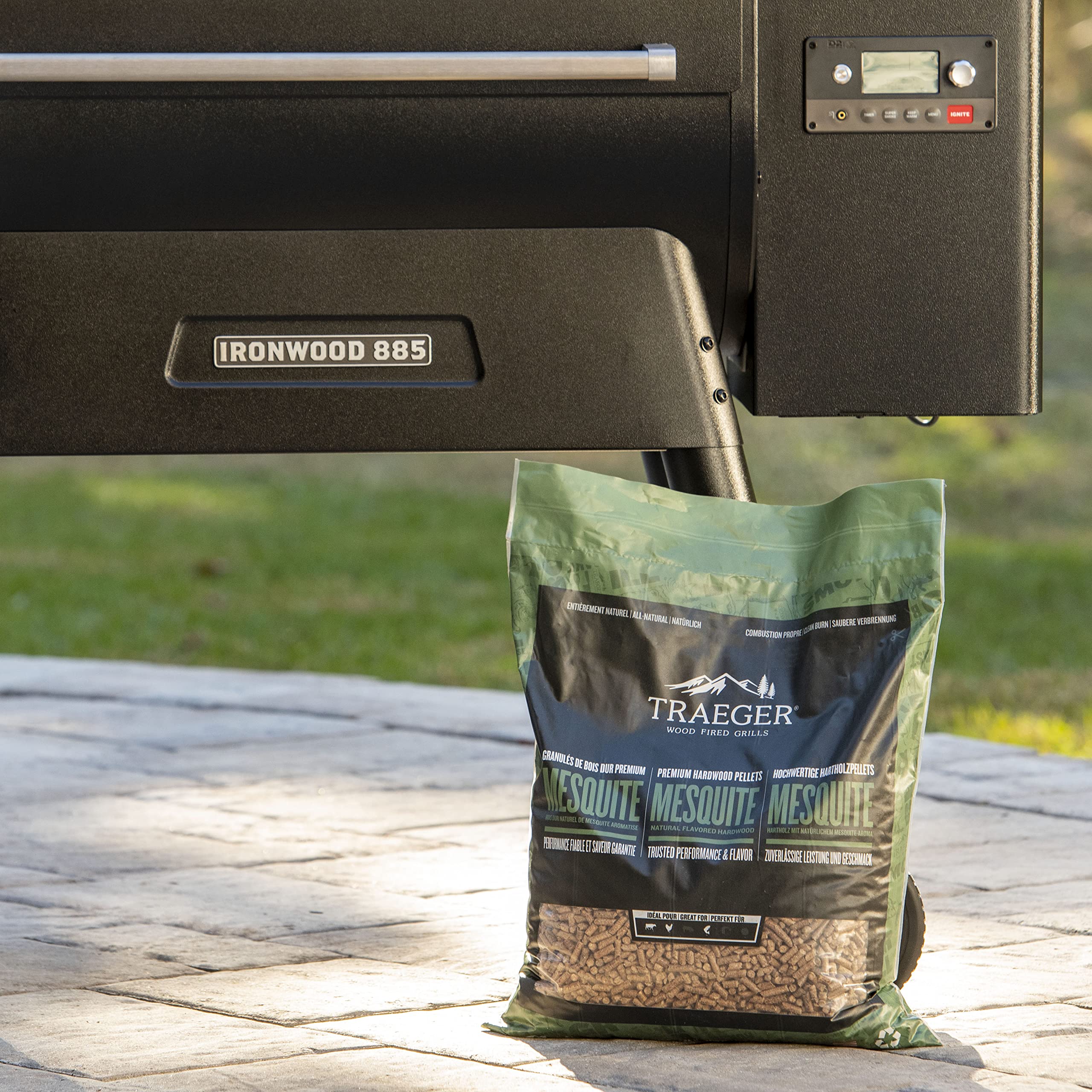 Traeger Mesquite 100% All-Natural Wood Pellets for Smokers and Pellet Grills. BBQ, Bake, Roast, and Grill, 20 lb. Bag 🍁 All In One Marketplace Canada