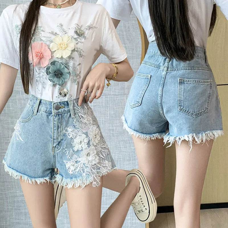 Exquisite Embroidered Flowers Denim Shorts For Women