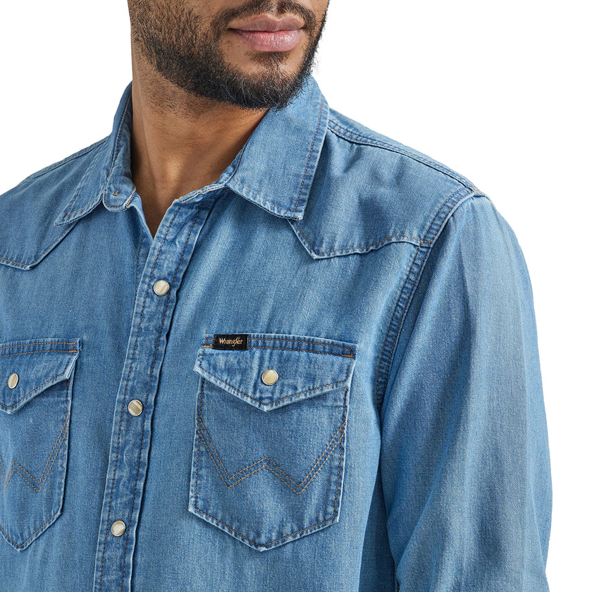 Wrangler Men's Iconic Denim Regular Fit Snap Shirt, Lake Wash, Large 🍁 All In One Marketplace Canada