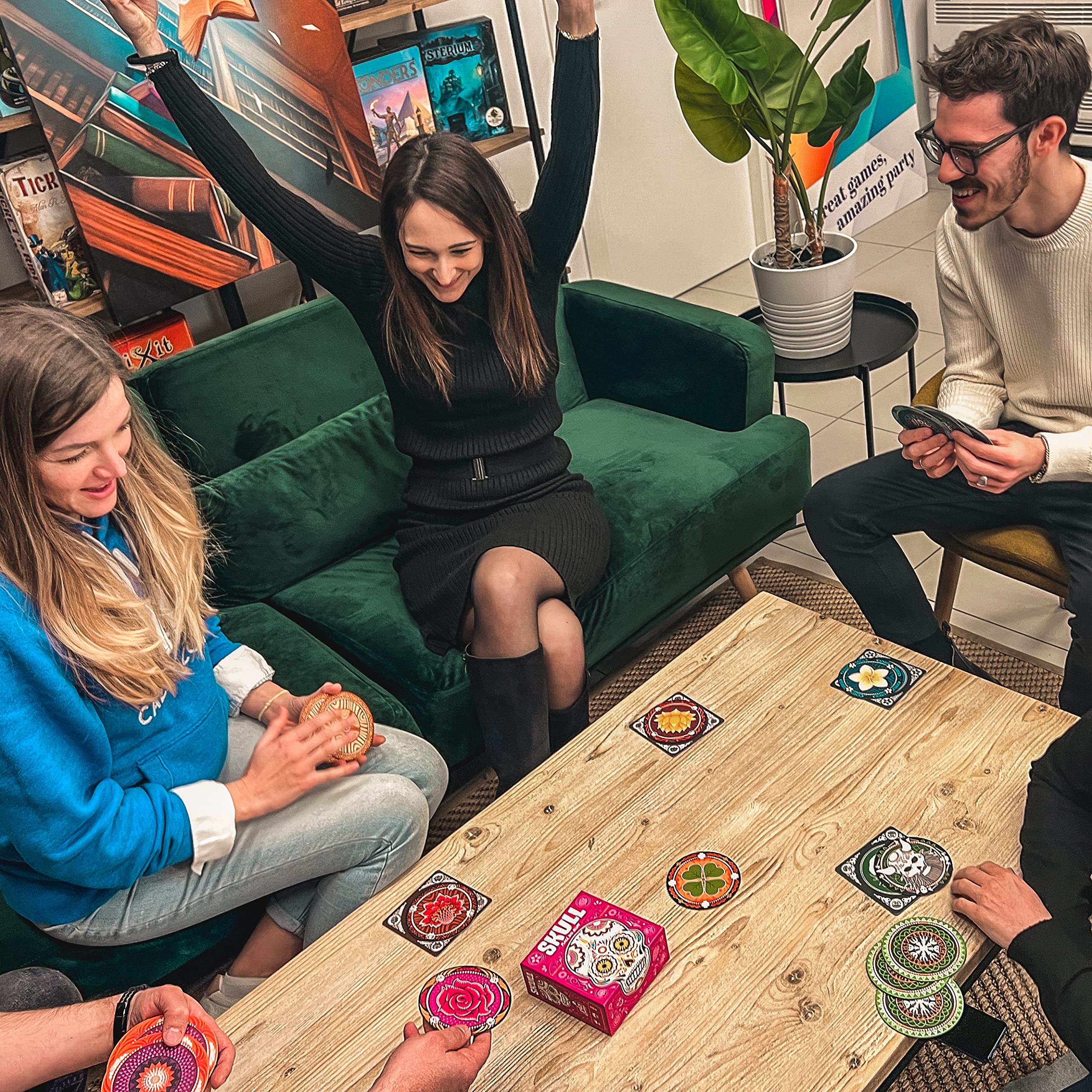 Skull (Bilingual French/English Version) - A Game by Asmodee 🍁 All In One Marketplace Canada