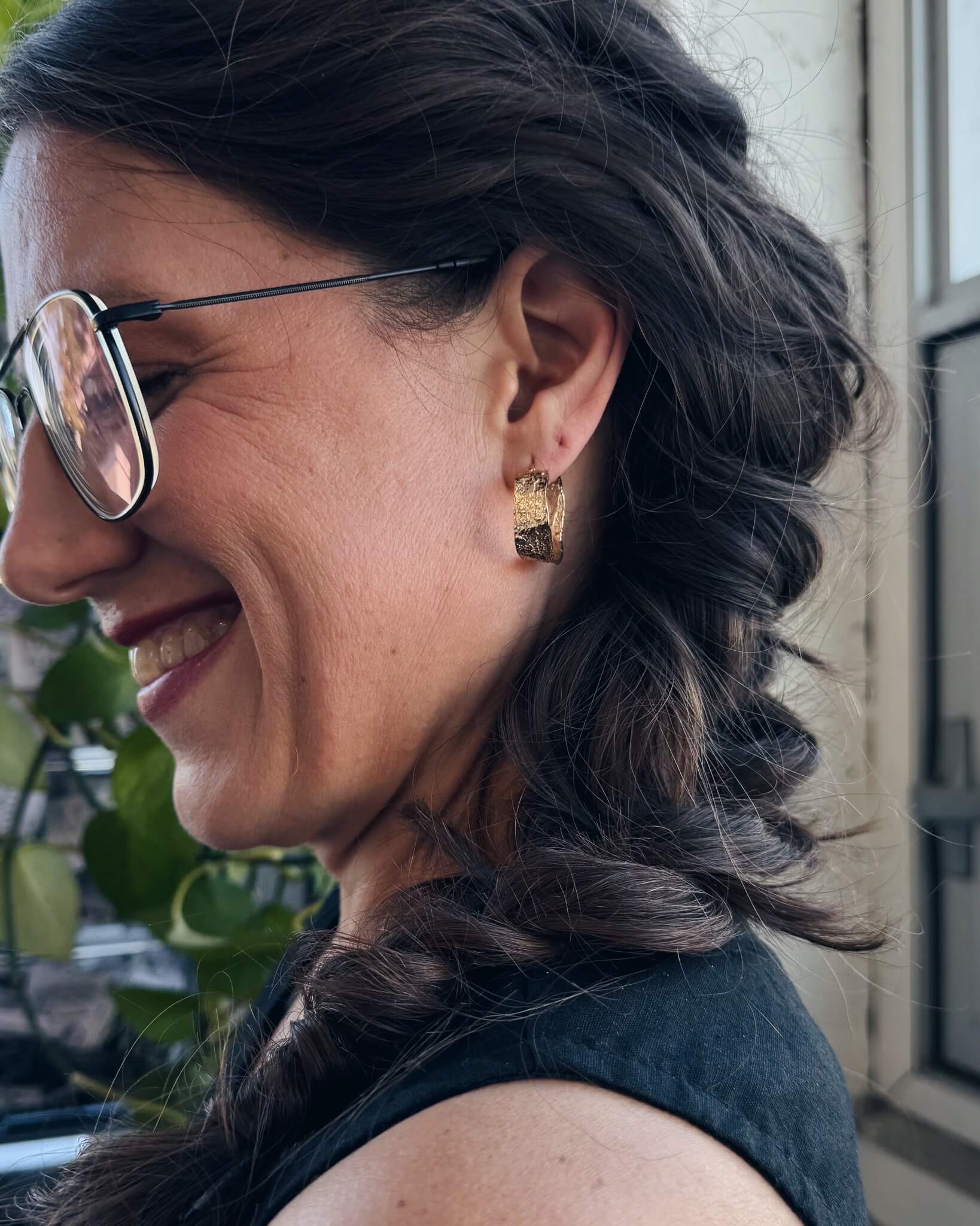 Double Dare – Grosses boucles d’oreilles texturées faites à la main