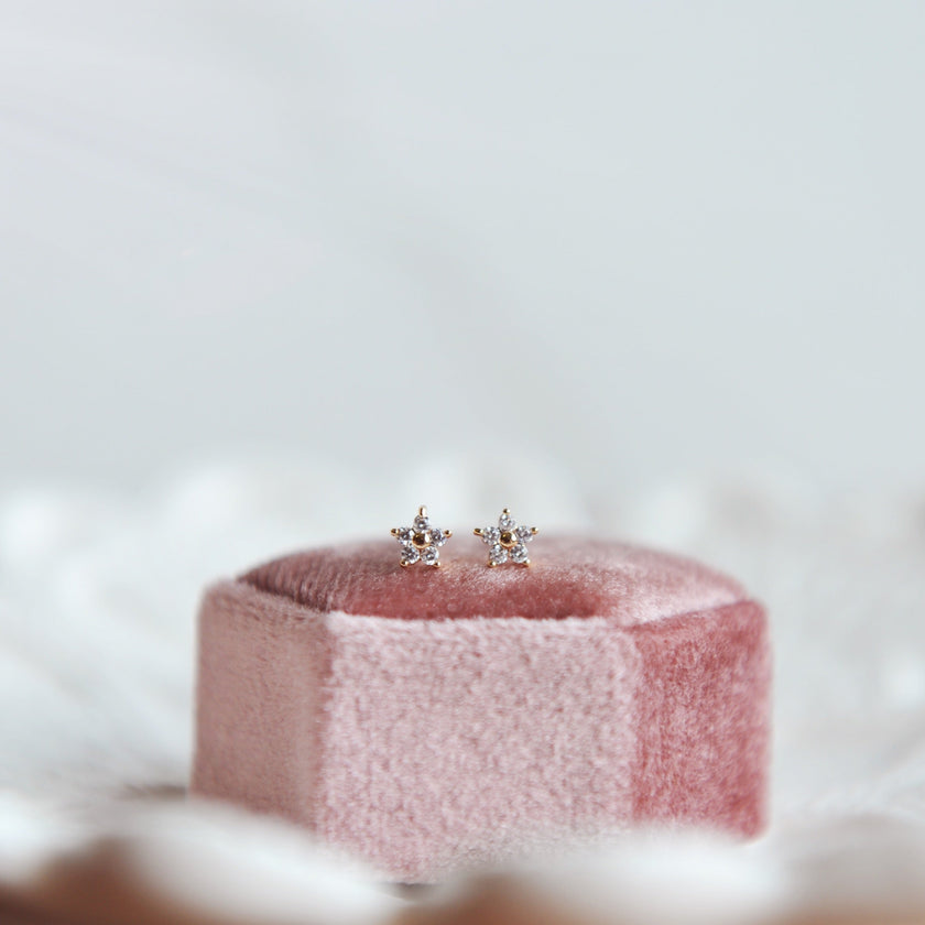 LUCY Sweet Little Dainty Flower Stud Earrings
