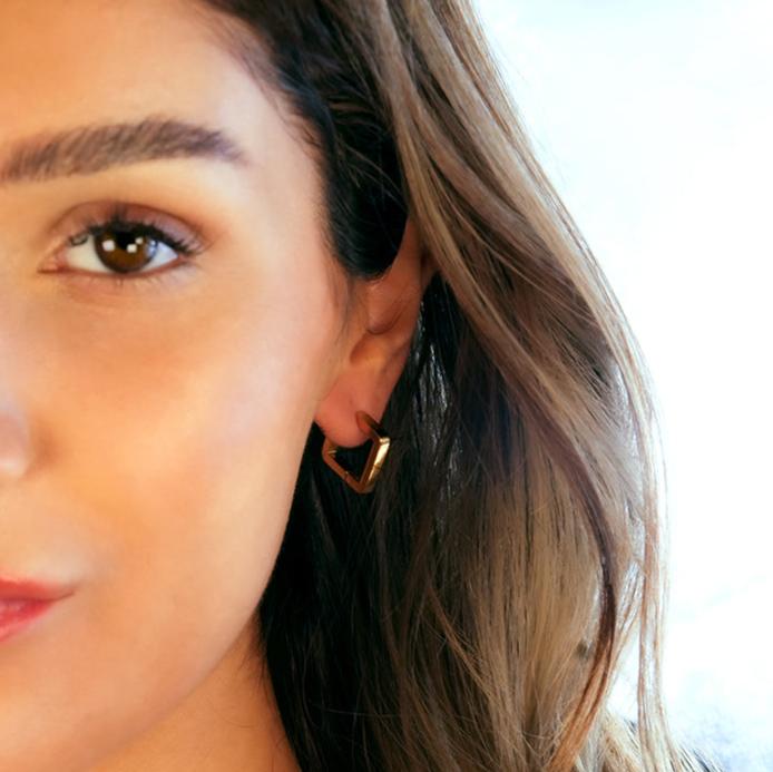 AFRIDDA : Boucles d'oreilles mini carrées géométriques et chics