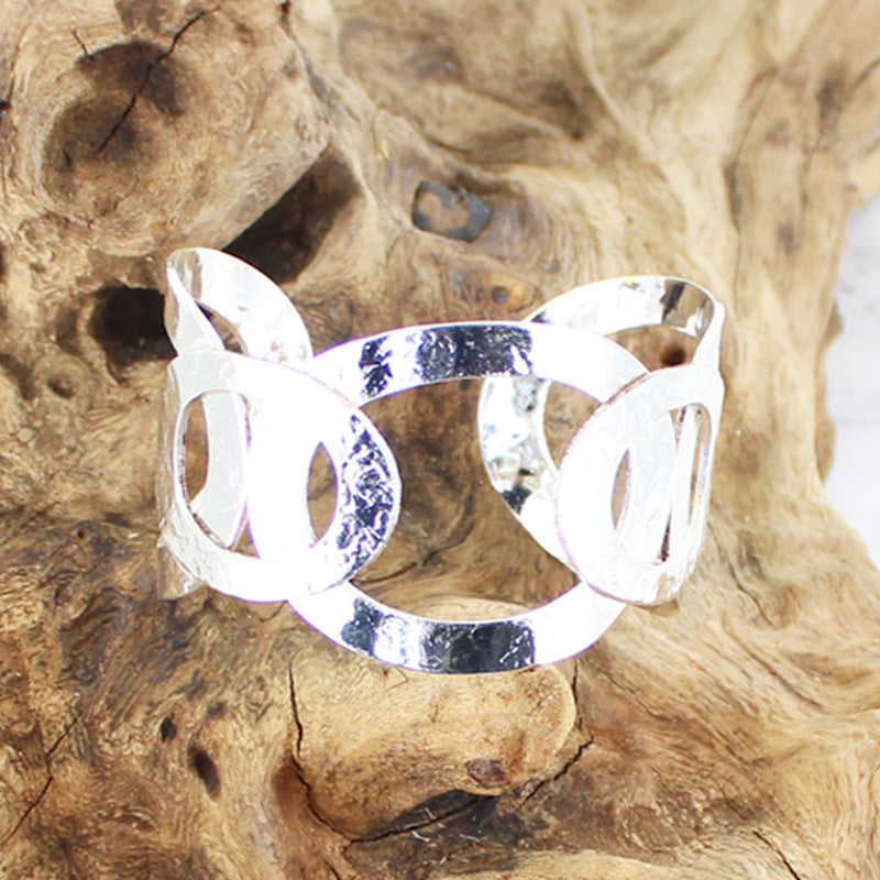 Oval Links Metal Cuff - Silver Colour