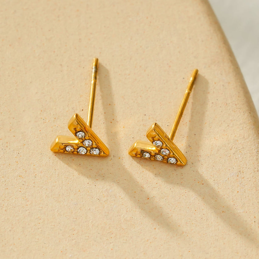 ALIVALDA Or : Mini boucles d'oreilles à puces en forme de 'V' avec zircone (CZ)