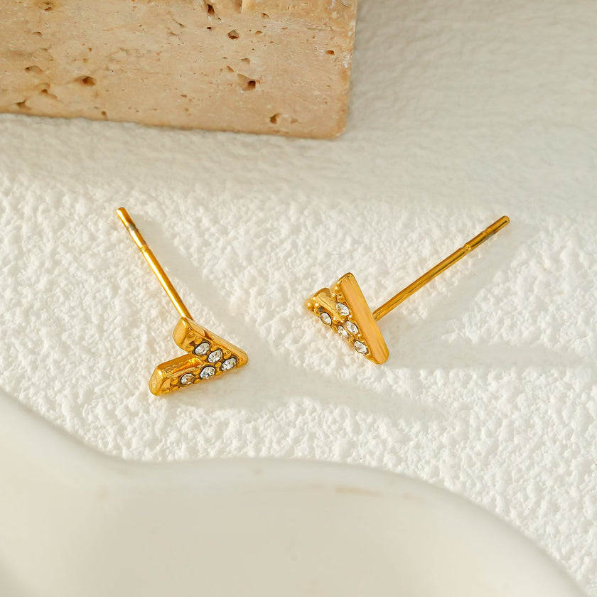 ALIVALDA Or : Mini boucles d'oreilles à puces en forme de 'V' avec zircone (CZ)