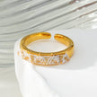 Style ALLY Or : Bague avec rangée de zircons