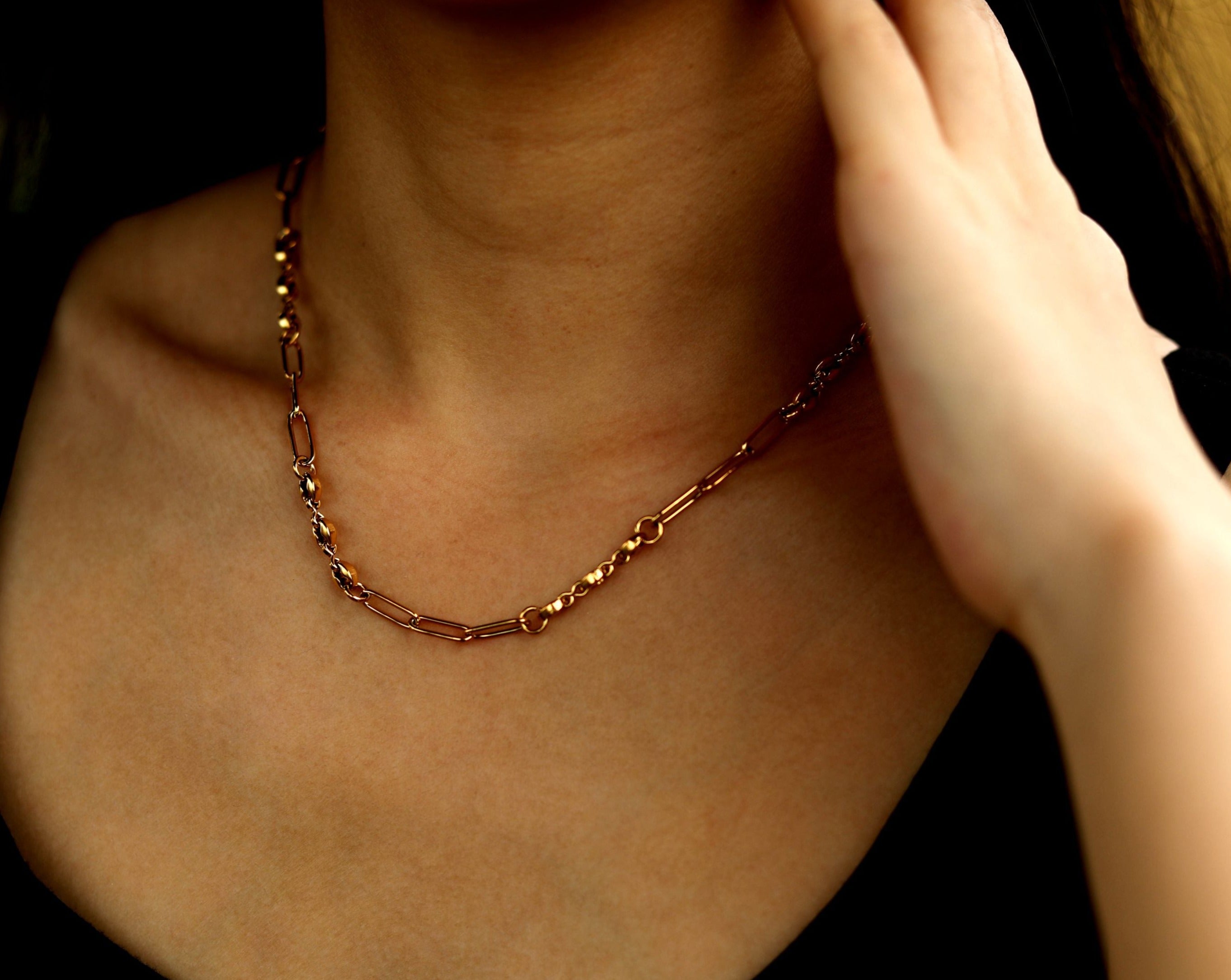AMMA Gold : Collier à chaîne avec maillons plats et perles ovales
