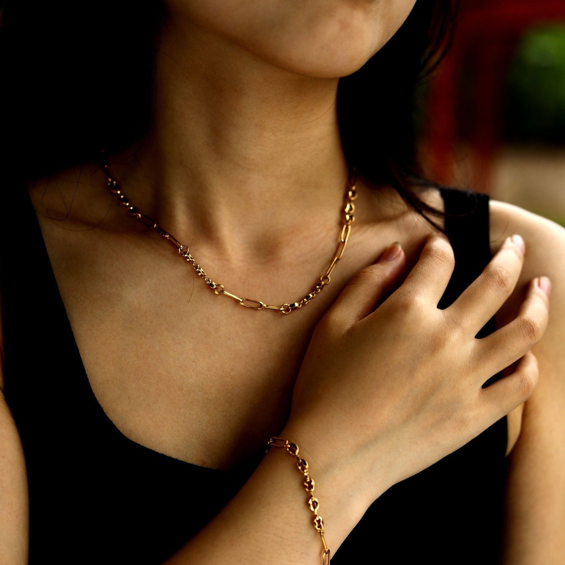 AMMA Gold : Collier à chaîne avec maillons plats et perles ovales