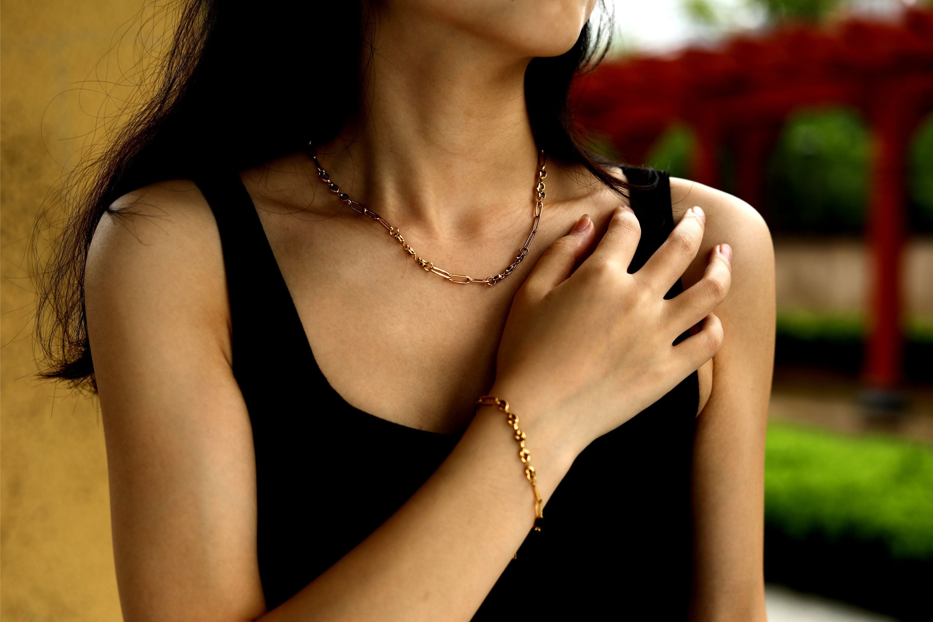 AMMA Gold : Collier à chaîne avec maillons plats et perles ovales
