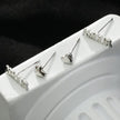 AMOUR & SYMBLE DE CŒUR – Boucles d'oreilles à puces en forme de cœur, en or blanc argenté, pour un look romantique et élégant (lot de 2 paires)