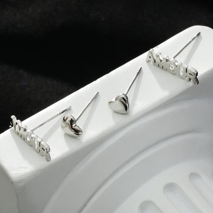 AMOUR & SYMBLE DE CŒUR – Boucles d'oreilles à puces en forme de cœur, en or blanc argenté, pour un look romantique et élégant (lot de 2 paires)