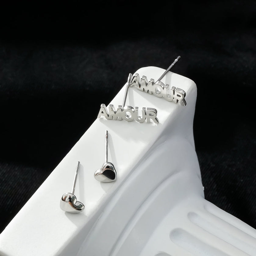 AMOUR & SYMBLE DE CŒUR – Boucles d'oreilles à puces en forme de cœur, en or blanc argenté, pour un look romantique et élégant (lot de 2 paires)
