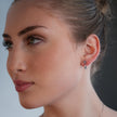 ANDALUSIA : Élégantes boucles d'oreilles pendantes en zircone (CZ) et chaîne en or blanc (ton argenté) – Un éclat intemporel pour toutes les occasions.