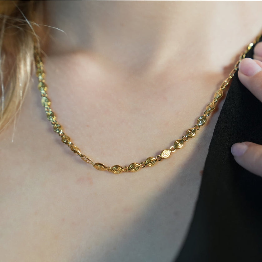 ANTHEA : Collier à chaîne ovale perlée à motifs