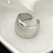 ARILOGO : Bague large en argent, style moderniste