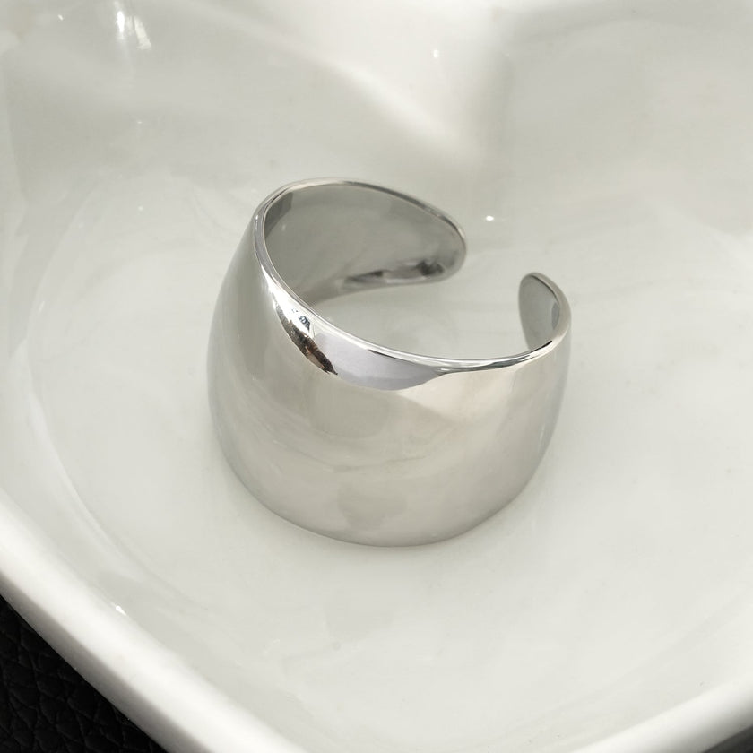 ARILOGO : Bague large en argent, style moderniste