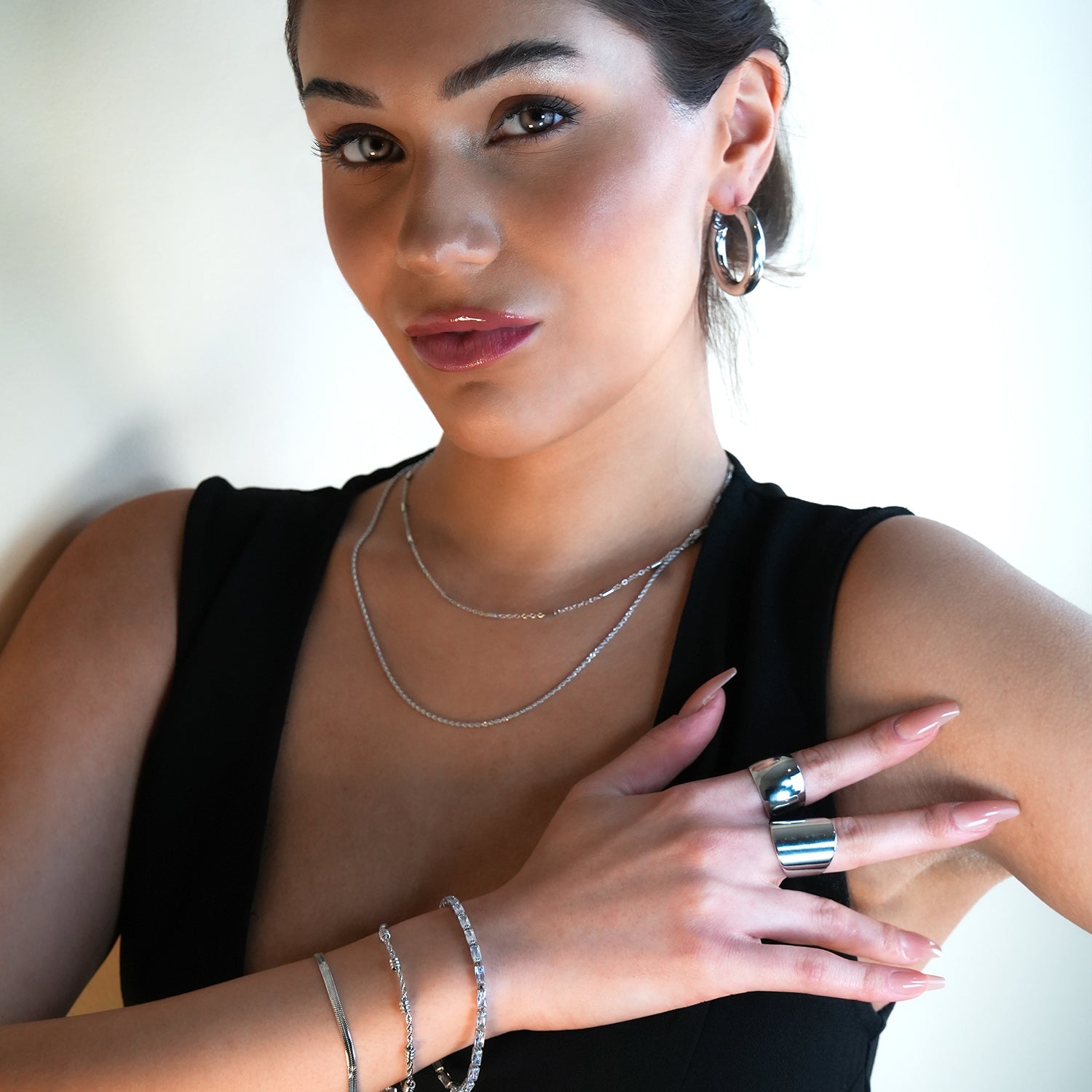 ARILOGO : Bague large en argent, style moderniste