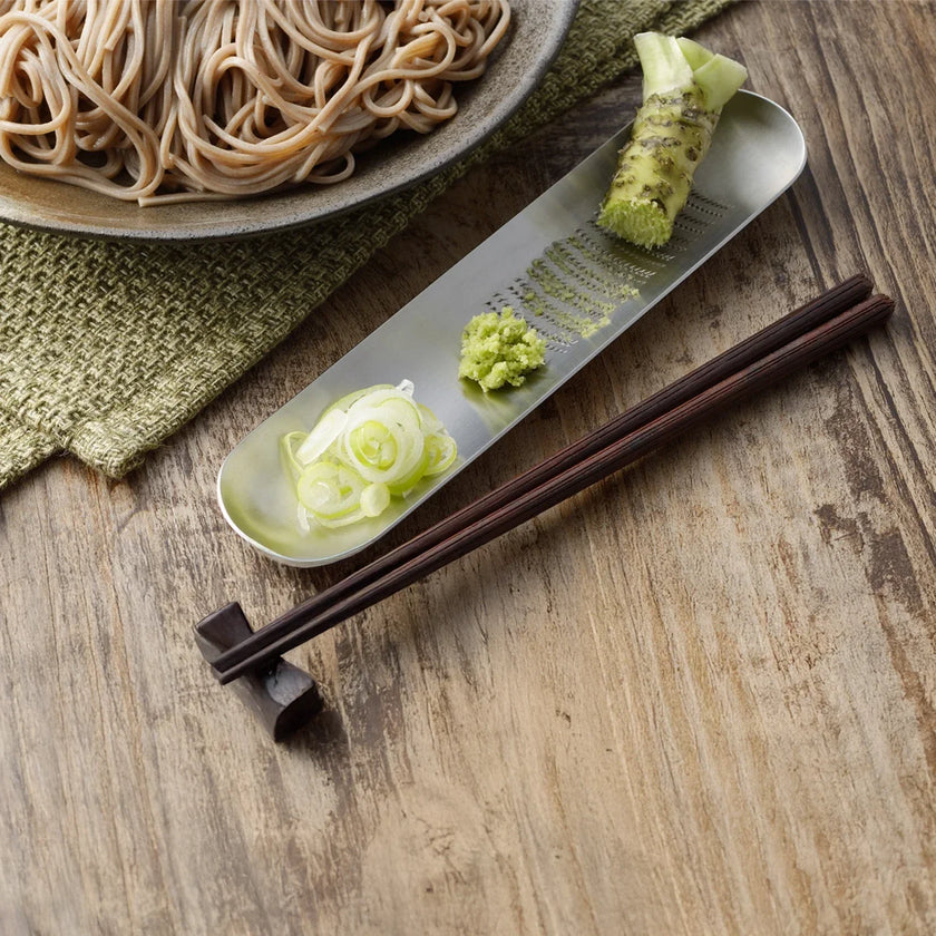 Eatoco Oros Tray Grater – pour le gingembre, le wasabi et le fromage - Fabriqué au Japon