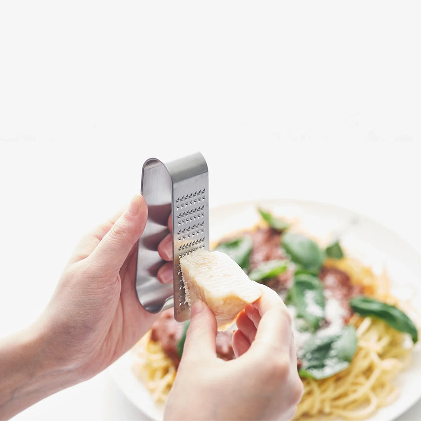 Eatoco Oros Handy Grater – Japanese Stainless Steel Compact Condiment Zester
