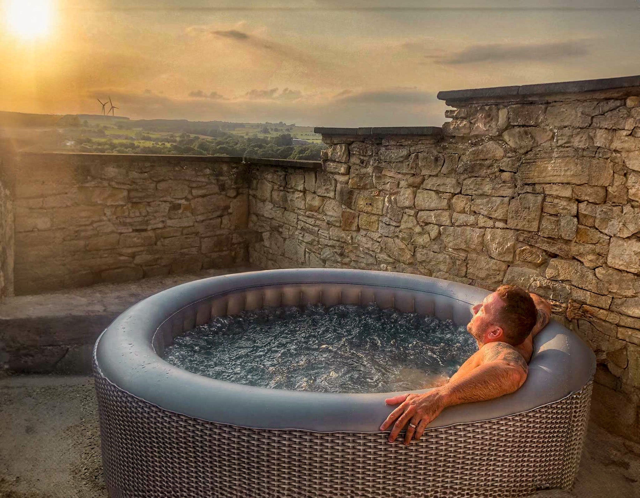 Atlantic | 4/6-Person Inflatable Hot Tub | Round | Integrated Heater