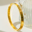 Style ATTILI : Bracelet minimaliste classique en or.