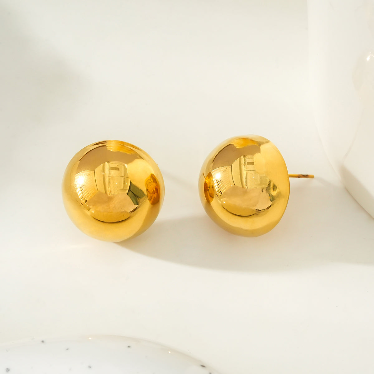 AUGUSTA Gold : Boucles d'oreilles sphériques contemporaines