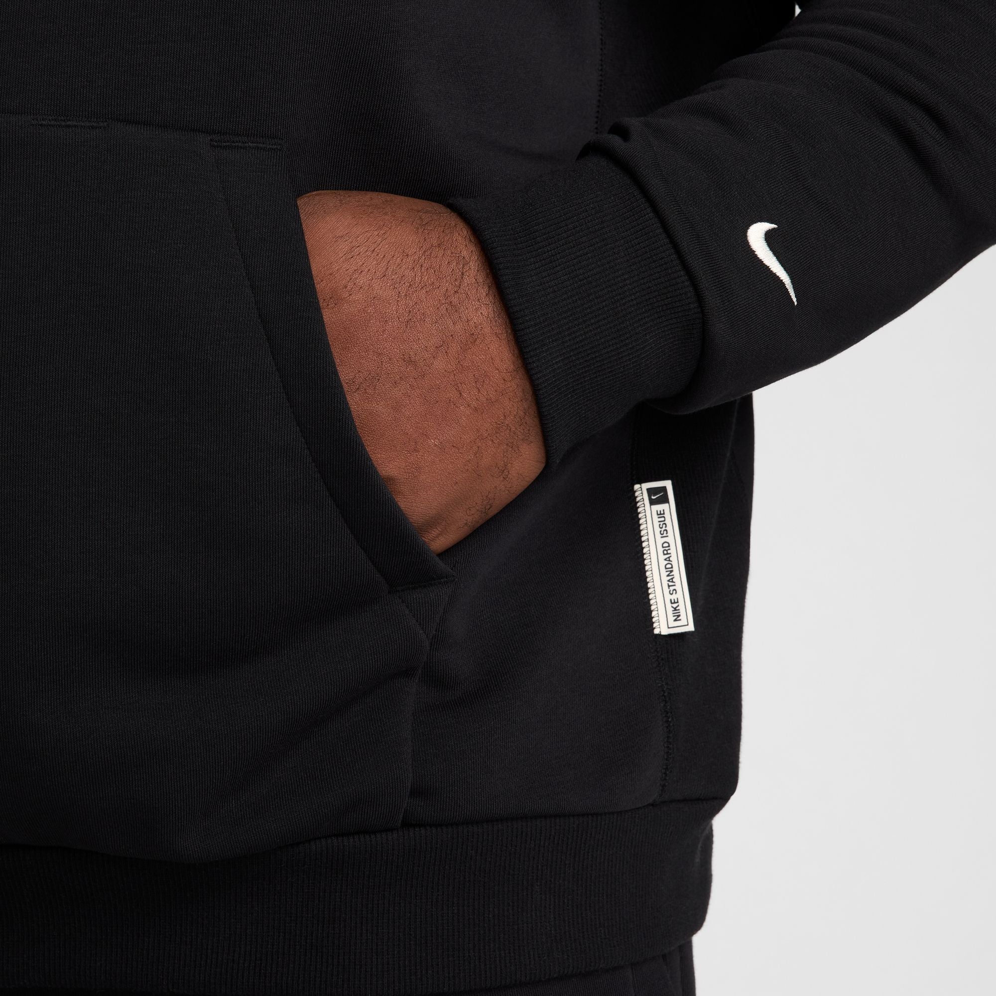 M Nike Standard Issue FZ0218-010