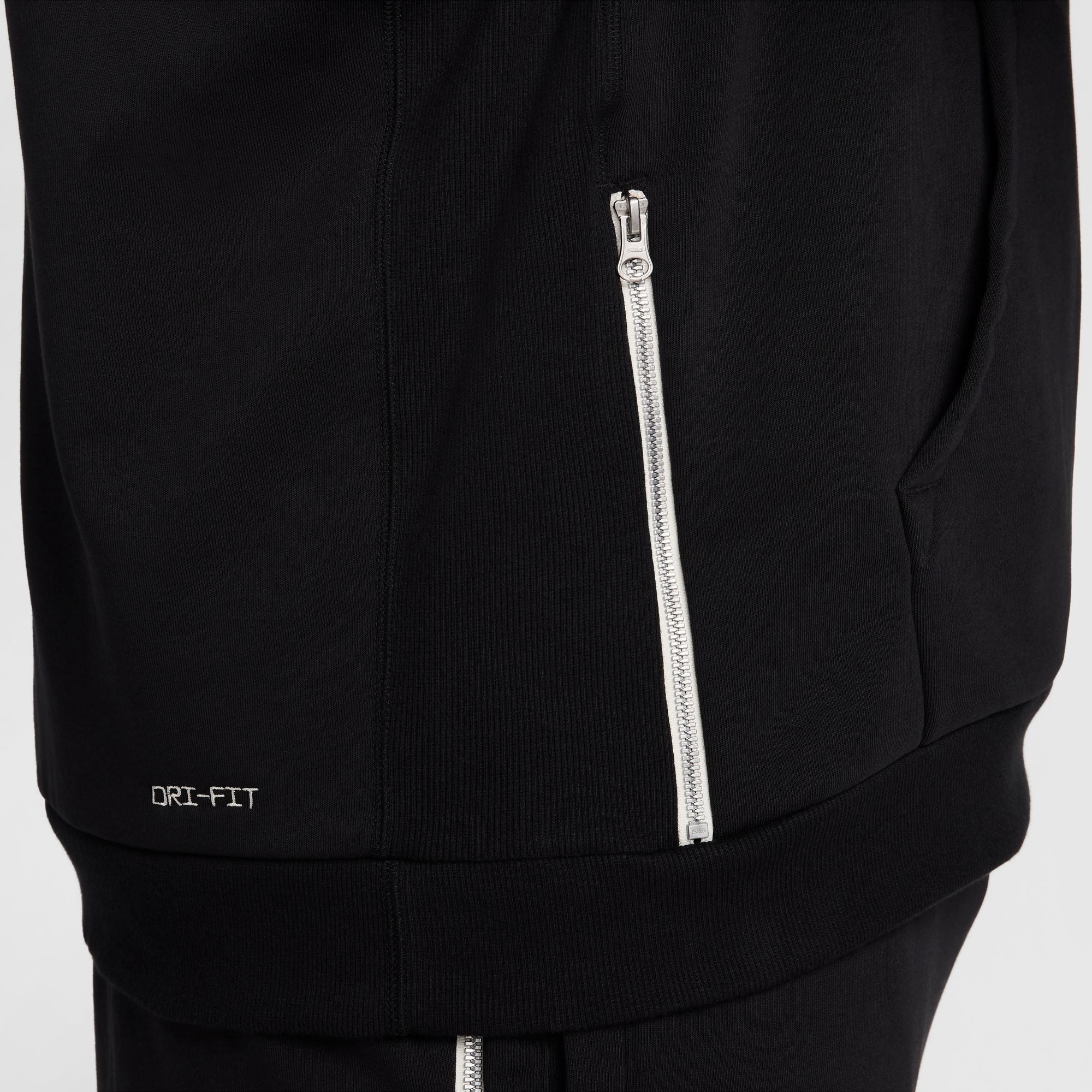 M Nike Standard Issue FZ0218-010
